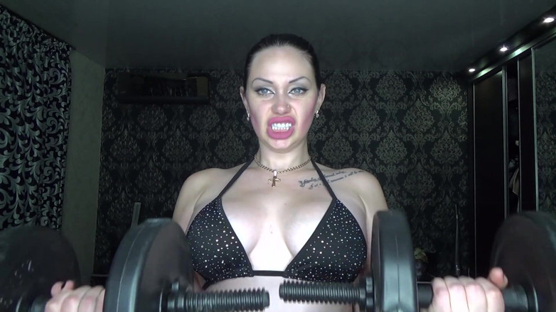Goddess Misha Goldy: 我比你强！肌肉崇拜和肌肉支配！2