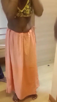 Eu ofereci minha bunda preta ao chefe sênior para a promoção do meu marido corno - Tamil Doggy Anal! Indianhotwifex