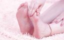 Arya Grander: Olieachtige voeten close-up, voetfetisj, grote voeten maat 10