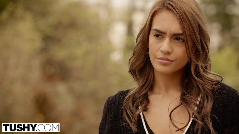 Tushy: TUSHY - Pembantu peribadi Janice Griffith suka dubur