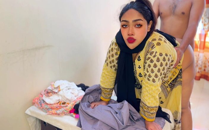 Aria Mia: Skräddare knullad stor röv Ayesha Aunty - Desi Big Ass Moster...