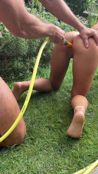 Hos taman enema bermain dengan suami