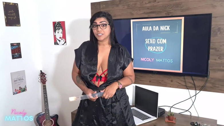 Nicoly Mattos: 最もホットなレッスン教師がお尻のファック方法を教えます!