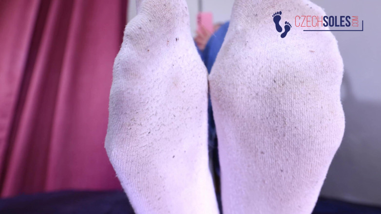 Czech Soles - foot fetish content: บําเรอเจ้าหญิงถุงเท้าสกปรก