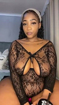 BBW, strip-tease et jeu anal