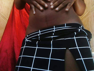 Delicious open butt: Super žhavá náctiletá brunetka masturbuje super bohaté