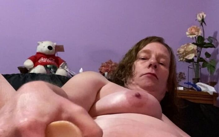 Honeyfleur: Honeyfleur si scatena con un dildo realistico