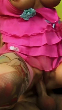 Amy Azurra e Jamie Brooks transformam sua festa do pijama em uma aventura anal selvagem