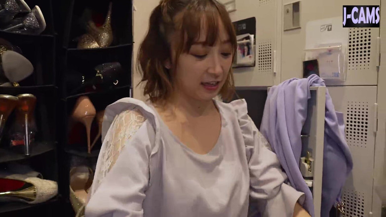 J-Cams: Под красным светом Аюми Кимито мягко поджигает между Грейс и Желанием. - 1