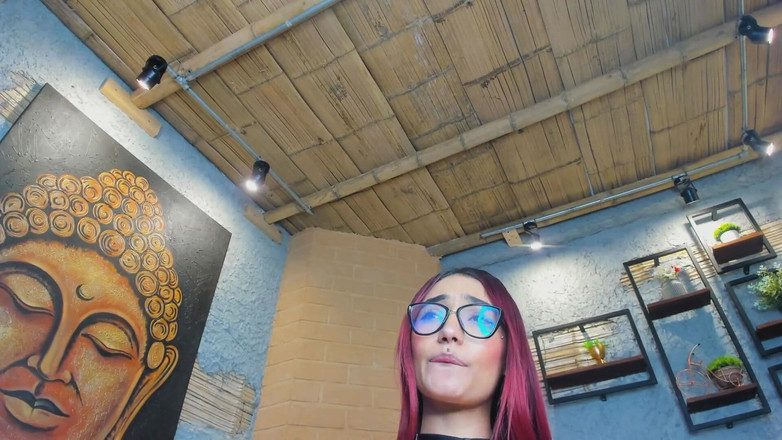 Lia Wood: 奇亚籽染发在镜头前自慰前跳性感舞