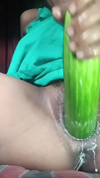 큰 야채와 함께하는 날 스트레칭