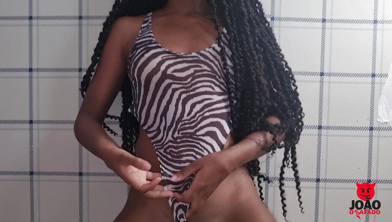 Joao the Safado: Aku mergoki cewek kulit hitam ini dengan toket kecilnya yang...