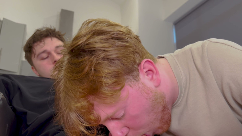 Luke Catton: Ginger Twinks lần đầu tiên với con cu to đỉnh