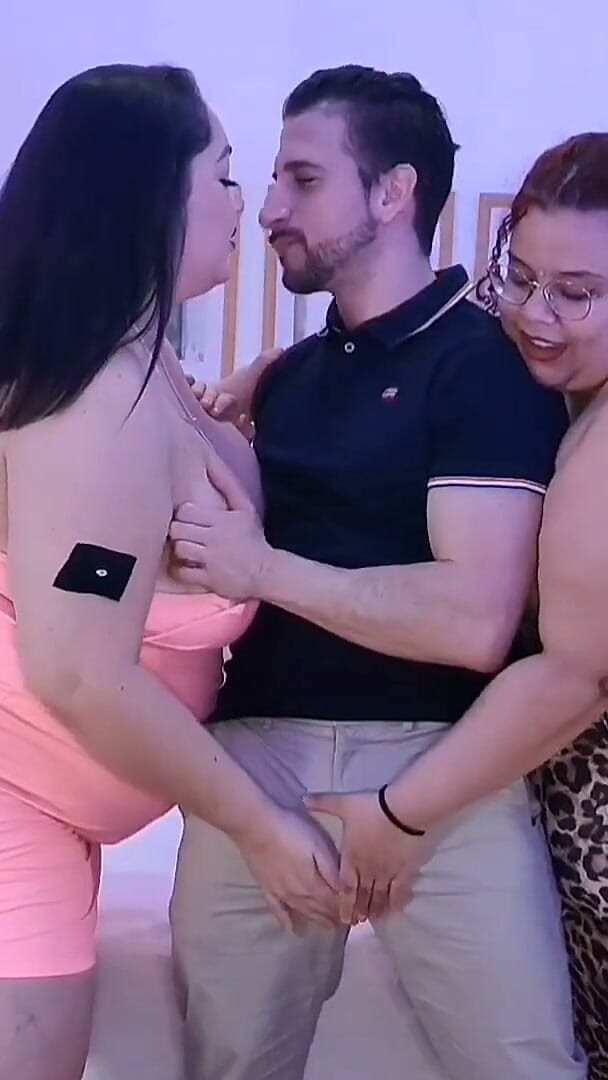 All You Can Fetish: Промо флірт двох товстушок закінчують в щасливий день