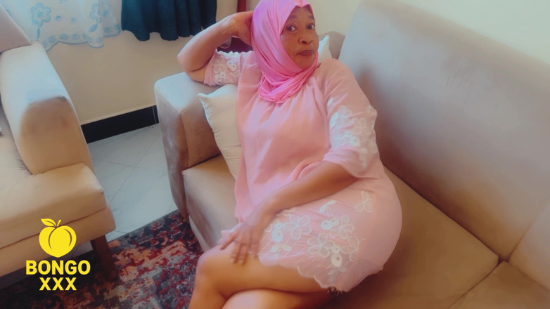 BongoXXX: Beautiful Mature British Hijab Muslim MILF Can Handle a BBC