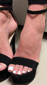Huge Load on My Feet in High Heels
