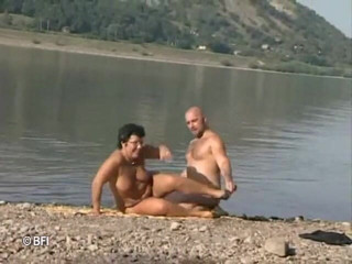 Mature Babes: Si matang berkongkek di laut