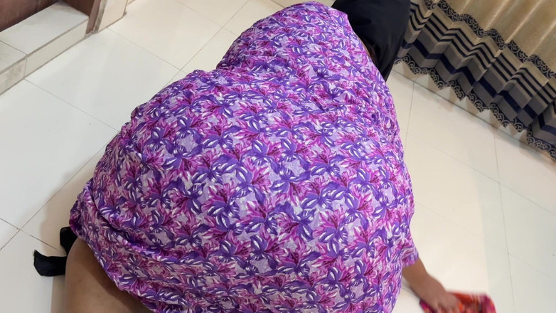 Your Boy's Cum: Ibu tiri mallu india dengan pantat bahenol terjebak di bawah...
