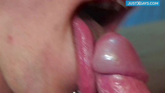 Just x gays: Nadržené kačky si navzájem kouří