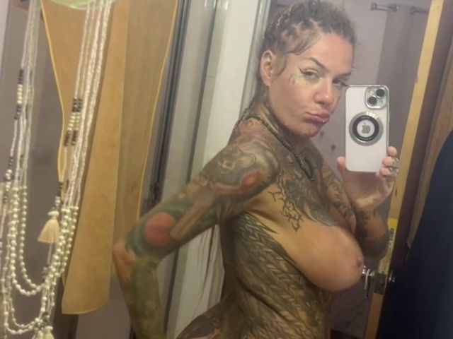 She Got Her Heart Broke Now She on Ph (Satanna Christ)