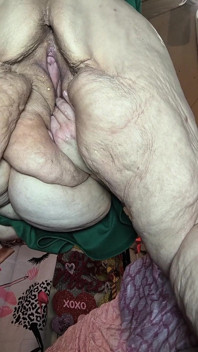 Pencher cette pute a fait crisser son squirtin partout