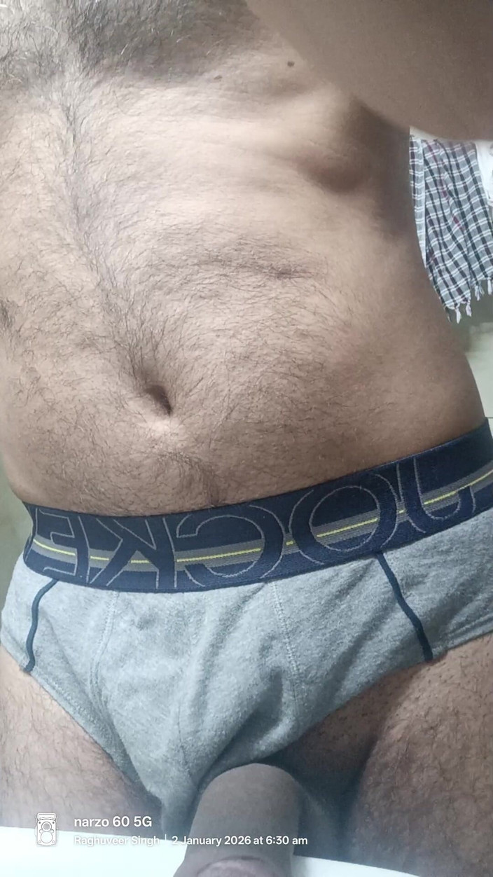 Rajasthani-old-lover: Indianca Rajasthani Desi Man savurează dușul și spectacolul de masterat cu...