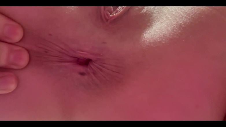 JuiceLussie: Masturbujte kundičku zblízka