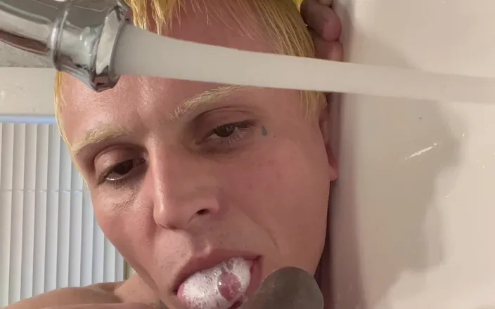 TsAlexiaDream: BBC pisses in my mouth