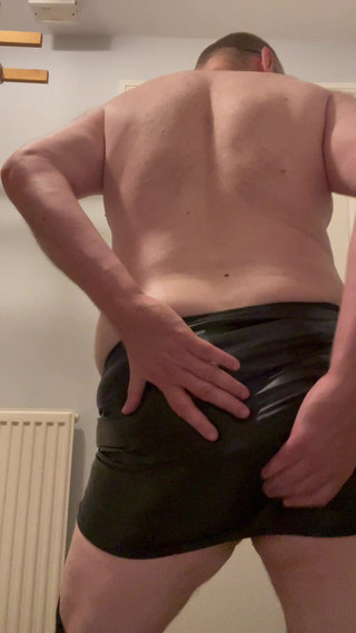 Julian sharp: Julian Sharp con medias negras