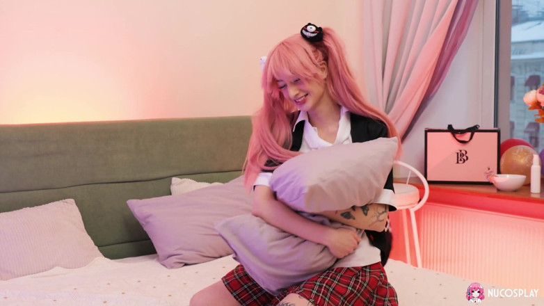 Nu Cosplay: Skinny anime slut Sasha Paige gaps her tiny little pussy