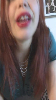 Me lo accarezza mentre fumo