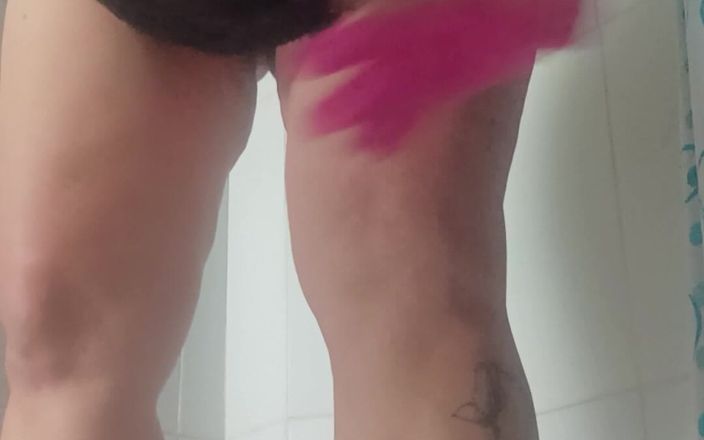 LicenciadaAnn: Mature Big Ass Showering Camera