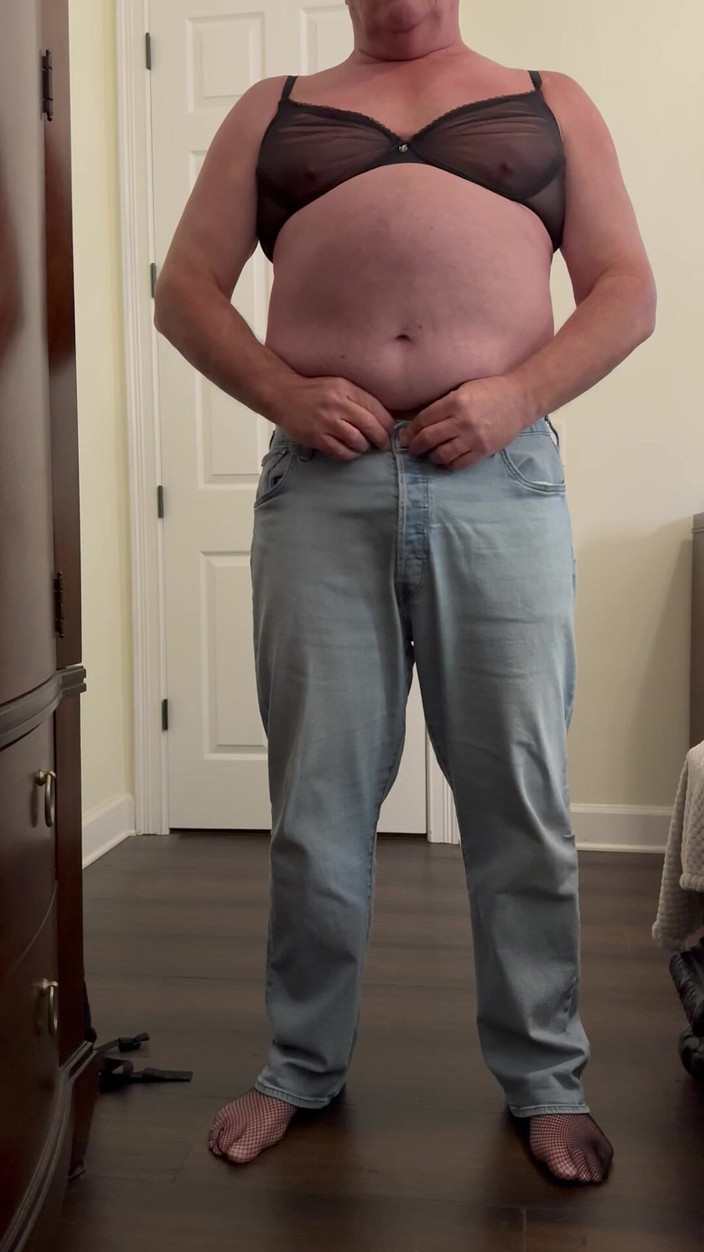 GottaLuvBB: Făcând un mic striptease