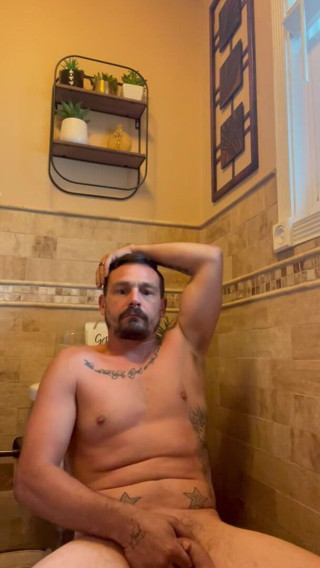 Jerkoff king: Masturbando no banheiro
