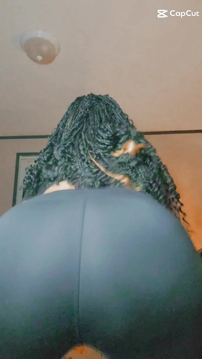 Eva Godiva: Sexy Twerk Tease