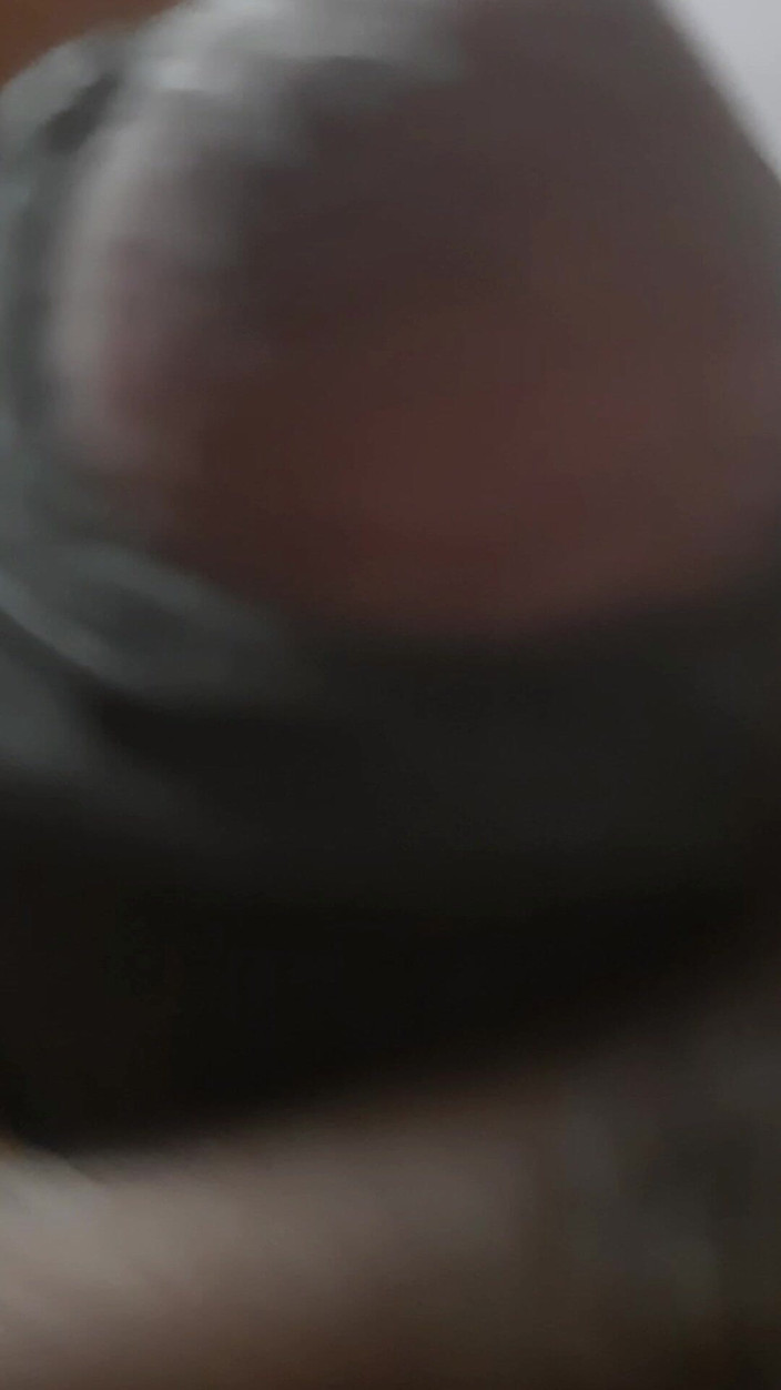 Lubina45: Seorang lelaki sedang memanjakan diri untuk berundur peribadi penerokaan diri.