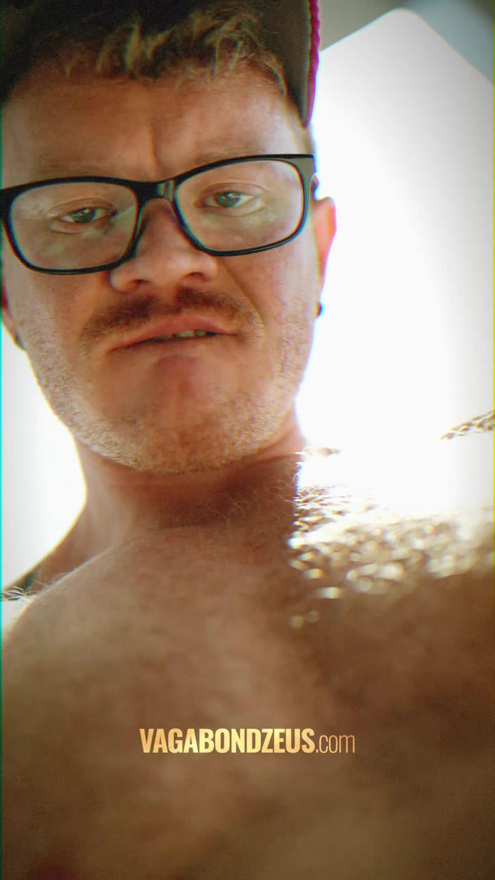 VagabondZeus - Erotic Filmmaker: Aussie Bear bermain dengan mesin kongkek di atas langit Melbourne