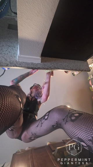 Peppermint Giantess: 73 Giantess Cooks Stuffed Shells - Tiny Man Tied to My 8...