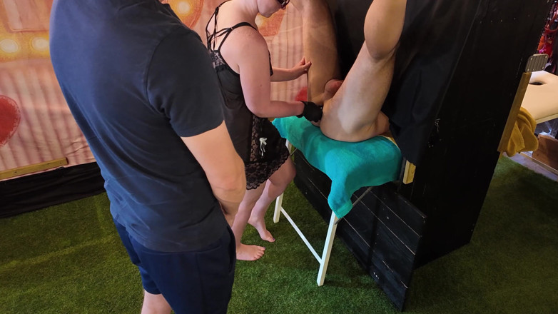 Mr D and Miss C: Groot pik kijkgat hete biseksuele echtgenoot anaal neuken terwijl vrouw...