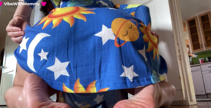 VibeWithMommy: Bölünmüş kişilikli Yahudi üvey anne seni iş üzerinde yakalıyor!