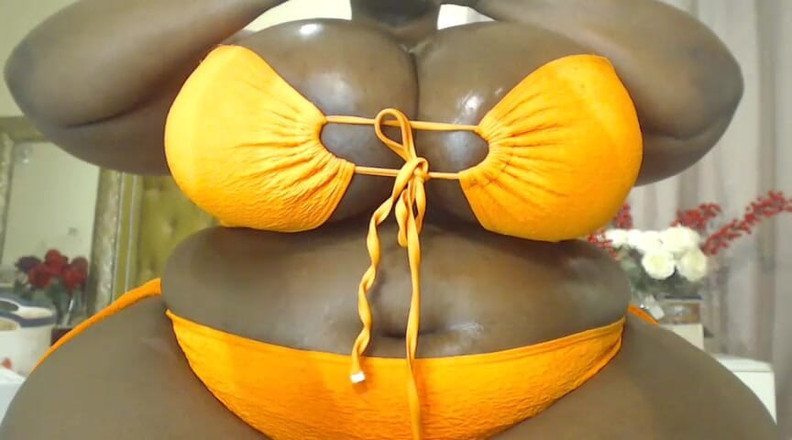 Legendary Booty Overdose: Grandes tetas naturales negras en lencería sexy