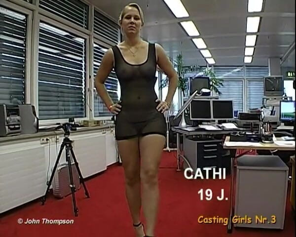 Casting GIRLS AND FIRST PORNO: Ragazze sexy che diventano nude e eccitate per un casting...