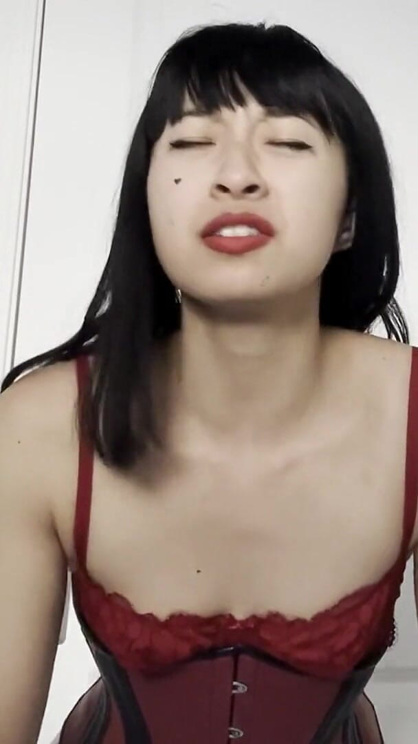 Giantess Dumps You on V' Day (Felicity Azura)