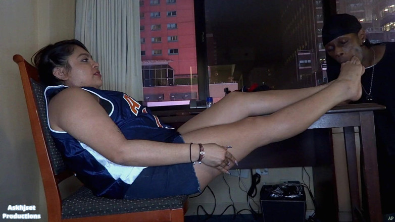 Askhjset Productions: Deportiva latina Getz, sus pies adorados y follados después de...