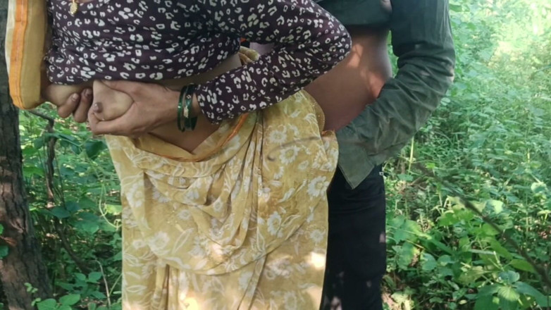 seema: สาวอินเดีย Jangal Mi Akeli Mili Aur นม Nikala Bhabhi Ka