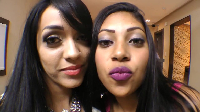 FetishKing: Concours de baisers lesbiens - qui est le meilleur baiser - Brazilia...