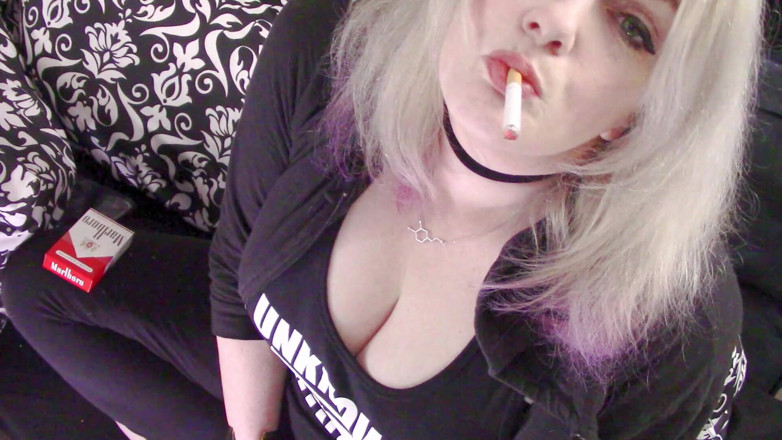 Smoke Temptress Annie Vox - Smoking Fetish: Marlboro red in tank and hoodie