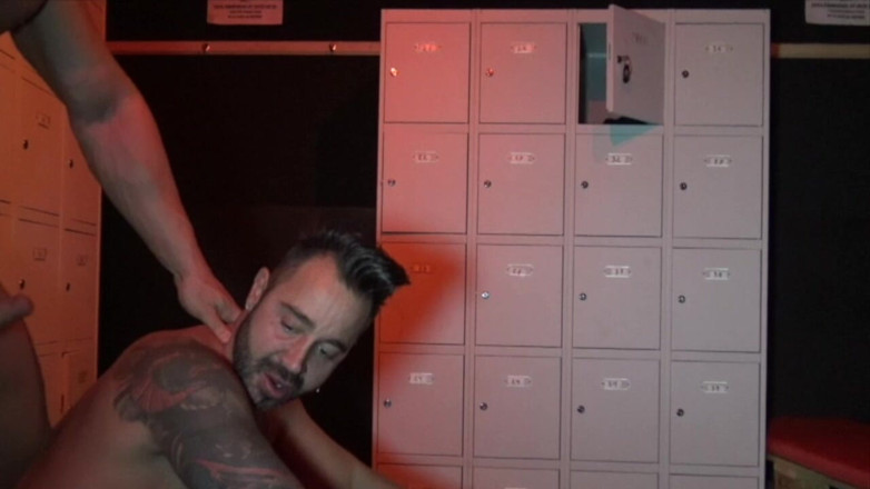Bare pornstars from Barcelona: Raw ošukaná šatnou Sportive Boy Inn