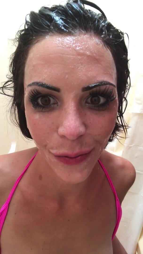 Serious Issue: Myrtle Beach blowjob di bilik air