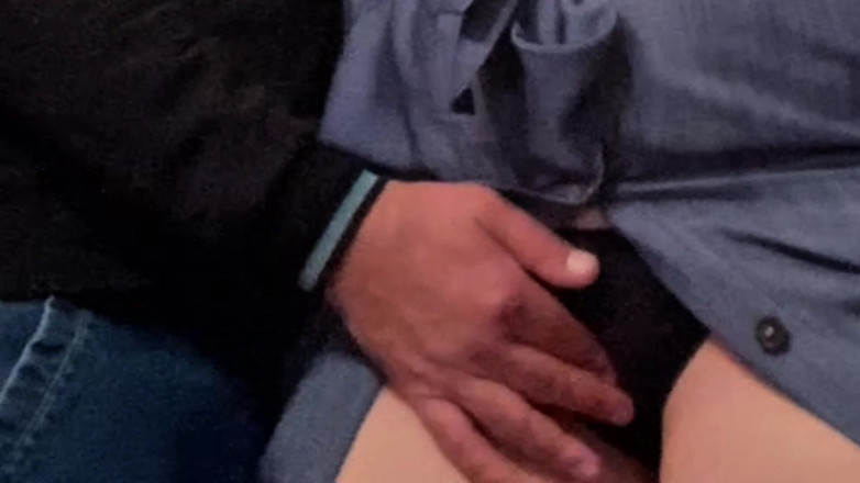 Niki studio: Tante sange ini di-fingering sama orang asing sebelum berangkat kerja...